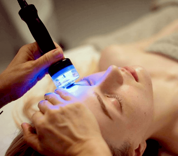 Potential risks and side effects of blue light therapy