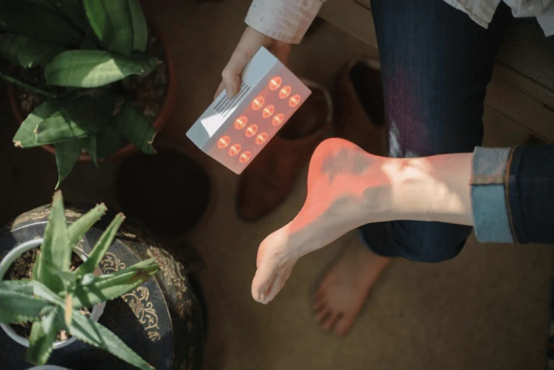 Can Red Light Therapy Cure Neuropathy? Doctor's Review | Heliotherapy