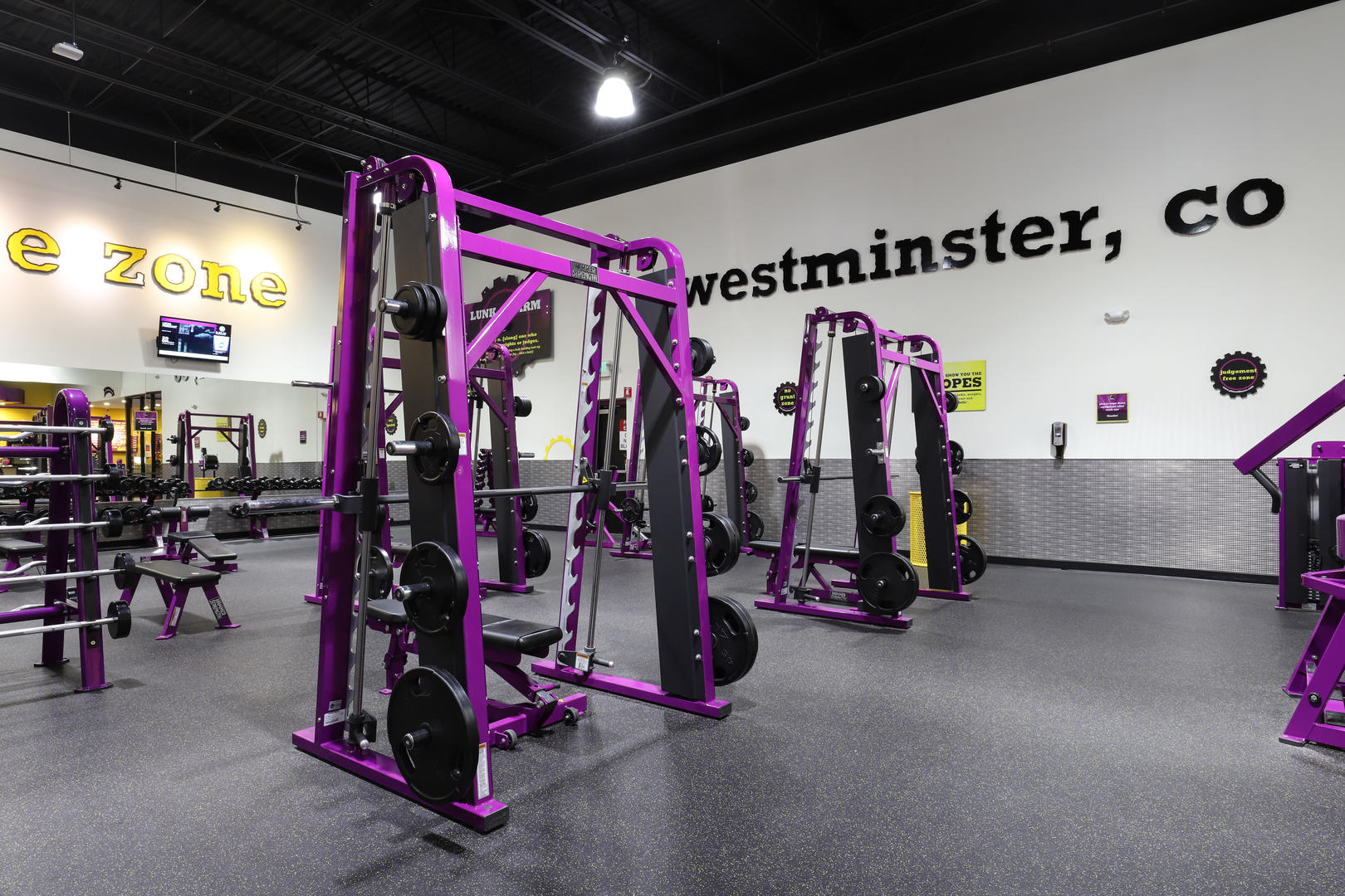 How Much is Smith Machine Bar Planet Fitness?