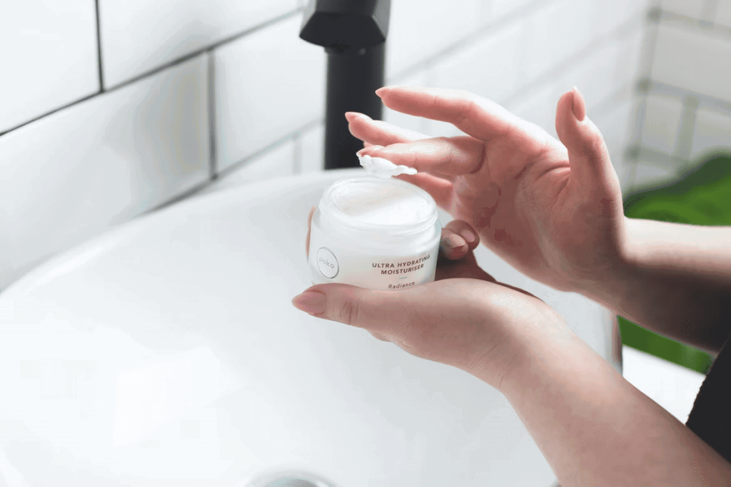 Salicylic acid — for sensitive skin with white- and blackheads