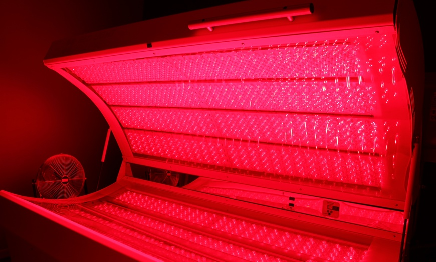 Red Light Therapy Bed: Full Guide + 3 Best Devices For Home Use